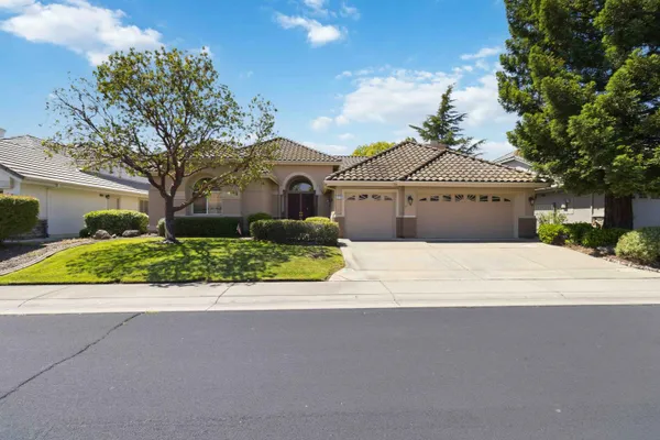 Property Slideshow image 3 of 76 | 7170 lost lake ln, Roseville, CA, 95747
