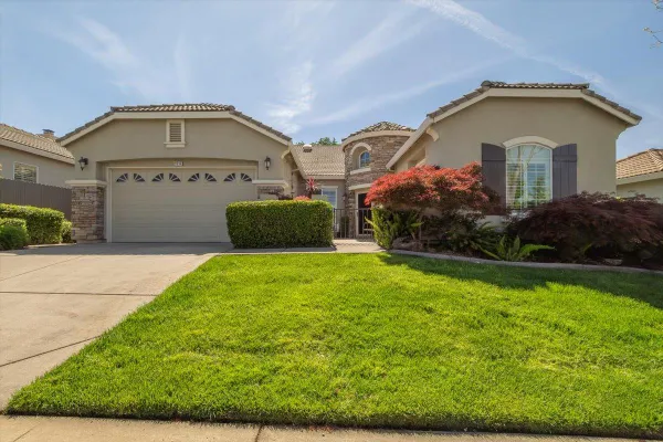 Property Slideshow image 2 of 37 | 9216 forestberry way, El Dorado Hills, CA, 95762