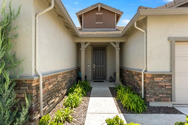 Property Slideshow image 3 of 69 | 1051 carson river dr, Lincoln, CA, 95648