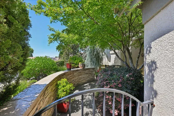 Property Slideshow image 3 of 41 | 815 el capitan, Lincoln, CA, 95648