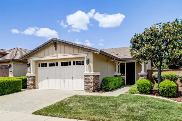 Property Slideshow image 2 of 41 | 7425 foxburgh ct, Elk Grove, CA, 95757