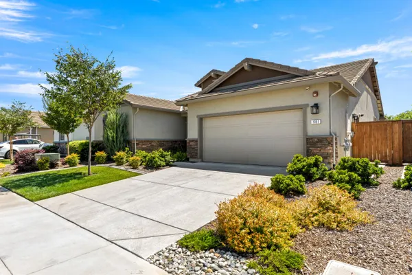 Property Slideshow image 2 of 69 | 1051 carson river dr, Lincoln, CA, 95648