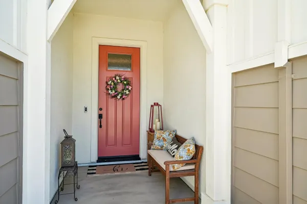 Property Slideshow image 2 of 34 | 4891 peace lily ln, Roseville, CA, 95747