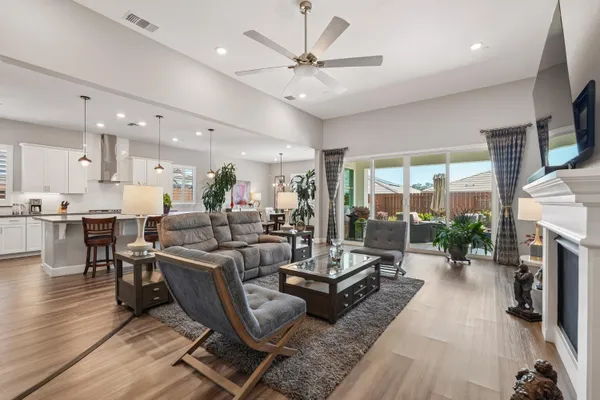 Property Slideshow image 3 of 34 | 4891 peace lily ln, Roseville, CA, 95747