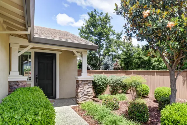 Property Slideshow image 3 of 41 | 7425 foxburgh ct, Elk Grove, CA, 95757