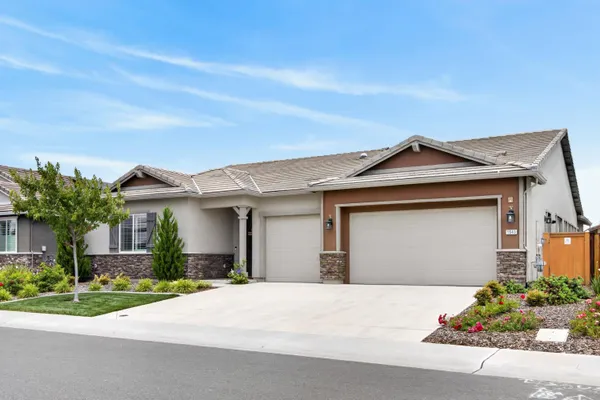 Property Slideshow image 2 of 59 | 1649 donner ln, Lincoln, CA, 95648