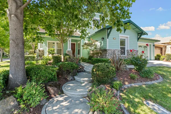 Property Slideshow image 3 of 73 | 2800 ingleton ln, Sacramento, CA, 95835