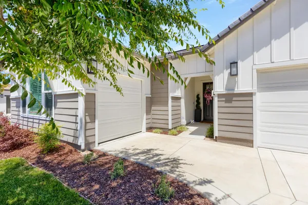 Property Slideshow image 2 of 64 | 4740 nigella cir, Roseville, CA, 95747
