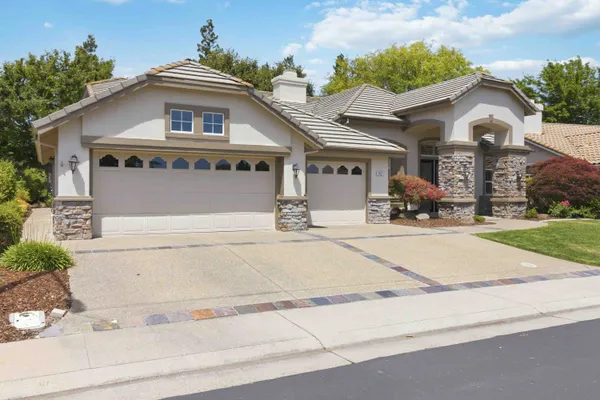 Property Slideshow image 2 of 65 | 7457 acorn glen loop, Roseville, CA, 95747