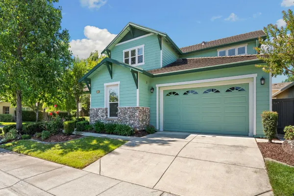 Property Slideshow image 2 of 73 | 2800 ingleton ln, Sacramento, CA, 95835