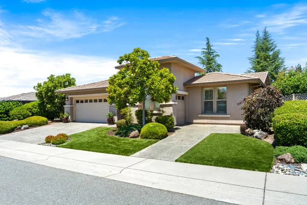 Property Slideshow image 2 of 59 | 2306 longspur loop, Lincoln, CA, 95648