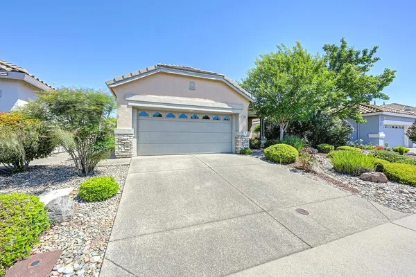 Property Slideshow image 3 of 40 | 7509 apple hollow loop, Roseville, CA, 95747