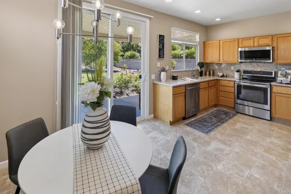 Property Slideshow image 3 of 63 | 6040 buckskin ln, Roseville, CA, 95747