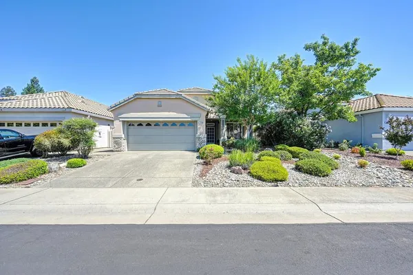 Property Slideshow image 2 of 40 | 7509 apple hollow loop, Roseville, CA, 95747