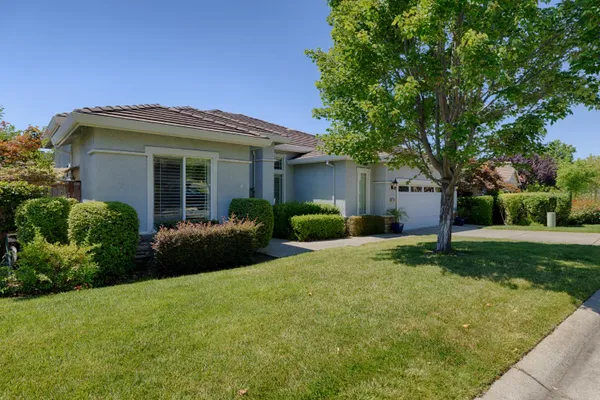 Property Slideshow image 2 of 63 | 3752 coldwater dr, Rocklin, CA, 95765