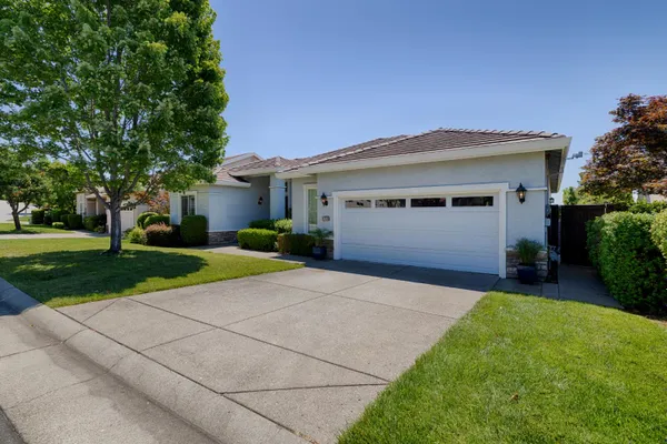 Property Slideshow image 3 of 63 | 3752 coldwater dr, Rocklin, CA, 95765