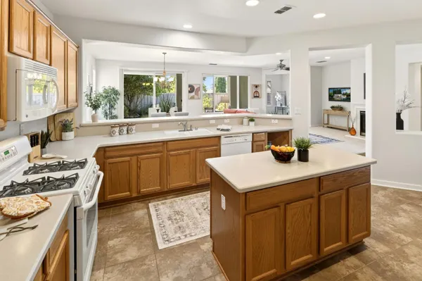 Property Slideshow image 3 of 50 | 2683 kingfisher ln, Lincoln, CA, 95648