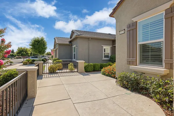 Property Slideshow image 3 of 76 | 1578 river birch st, Manteca, CA, 95336