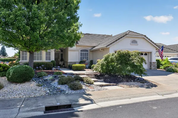 Property Slideshow image 2 of 31 | 201 stamos ct, Roseville, CA, 95747