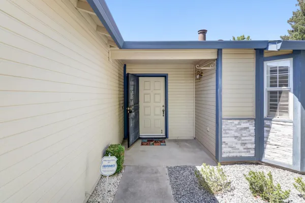 Property Slideshow image 2 of 47 | 7407 sunborough ln, Sacramento, CA, 95828
