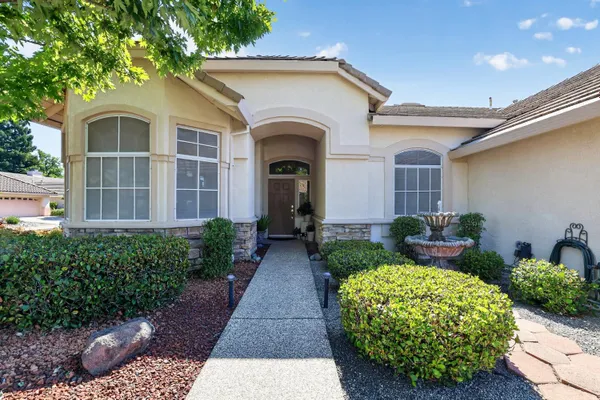 Property Slideshow image 3 of 31 | 201 stamos ct, Roseville, CA, 95747