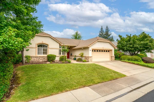 Property Slideshow image 3 of 51 | 4081 rose crk, Roseville, CA, 95747