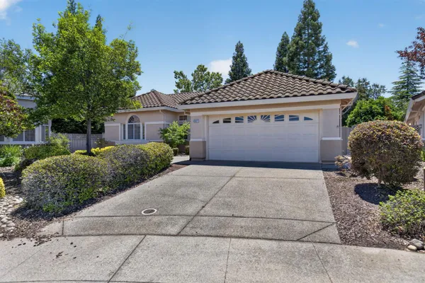 Property Slideshow image 2 of 40 | 4597 coach lamp ln, Roseville, CA, 95747