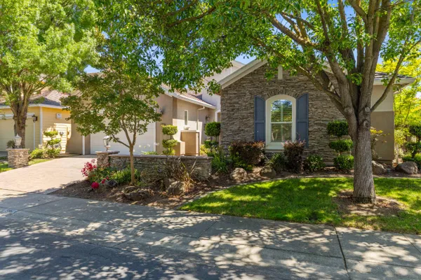 Property Slideshow image 3 of 80 | 5962 country manor pl, Sacramento, CA, 95835