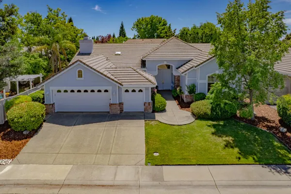 Property Slideshow image 2 of 59 | 5048 green grove ln, Roseville, CA, 95747