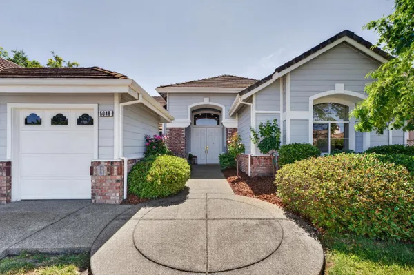 Property Slideshow image 3 of 59 | 5048 green grove ln, Roseville, CA, 95747