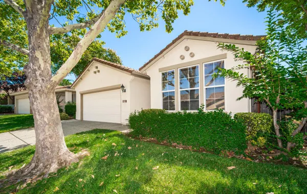 Property Slideshow image 2 of 75 | 3915 coldwater dr, Rocklin, CA, 95765