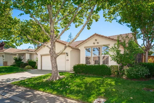 Property Slideshow image 3 of 75 | 3915 coldwater dr, Rocklin, CA, 95765