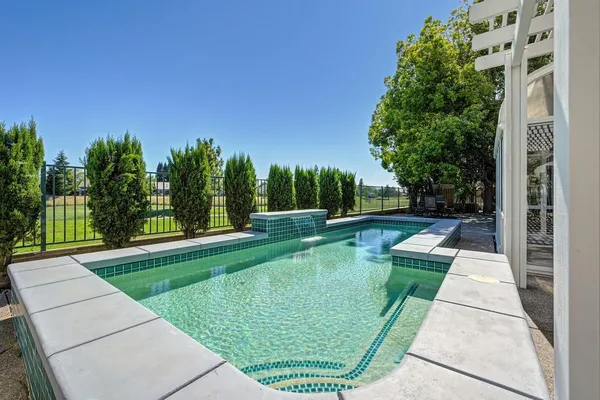 Property Slideshow image 2 of 48 | 7576 whistlestop way, Roseville, CA, 95747