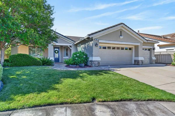 Property Slideshow image 2 of 49 | 137 lakefield ct, Lincoln, CA, 95648