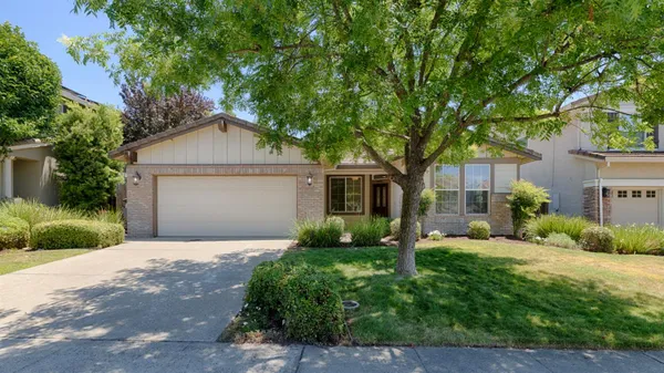 Property Slideshow image 3 of 32 | 2921 fox hill dr, Rocklin, CA, 95765