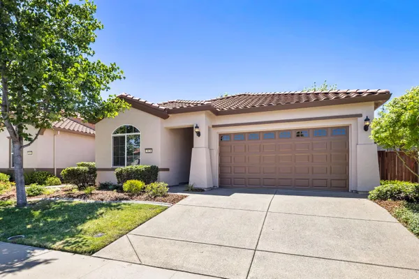 Property Slideshow image 3 of 64 | 2024 abby gate dr, Roseville, CA, 95747