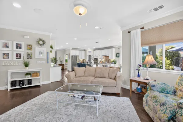 Property Slideshow image 2 of 75 | 1370 chestnut hill dr, Manteca, CA, 95336