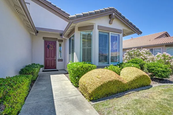 Property Slideshow image 3 of 34 | 2059 stonecrest ln, Lincoln, CA, 95648