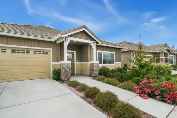 Property Slideshow image 2 of 39 | 912 hogan rd, Galt, CA, 95632