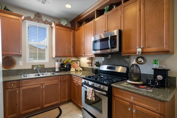 Property Slideshow image 2 of 27 | 7438 chevelle way, Sacramento, CA, 95829