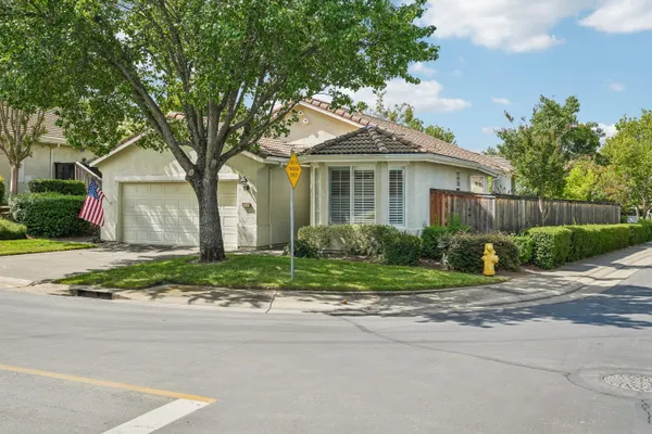 Property Slideshow image 2 of 34 | 2900 greens ct, Rocklin, CA, 95765
