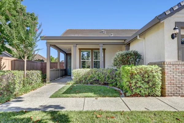 Property Slideshow image 3 of 64 | 7552 abbey cir, Elk Grove, CA, 95757