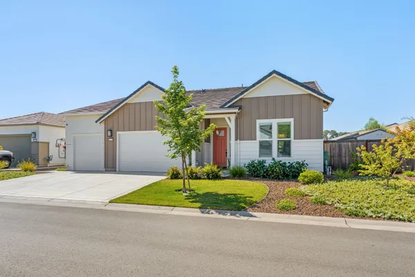 Property Slideshow image 2 of 81 | 4721 trumpet lily way, Roseville, CA, 95747