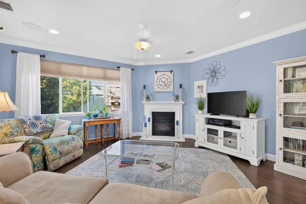 Property Slideshow image 3 of 75 | 1370 chestnut hill dr, Manteca, CA, 95336