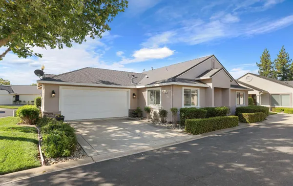 Property Slideshow image 2 of 44 | 535 village dr, Galt, CA, 95632