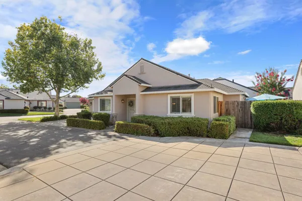 Property Slideshow image 3 of 44 | 535 village dr, Galt, CA, 95632