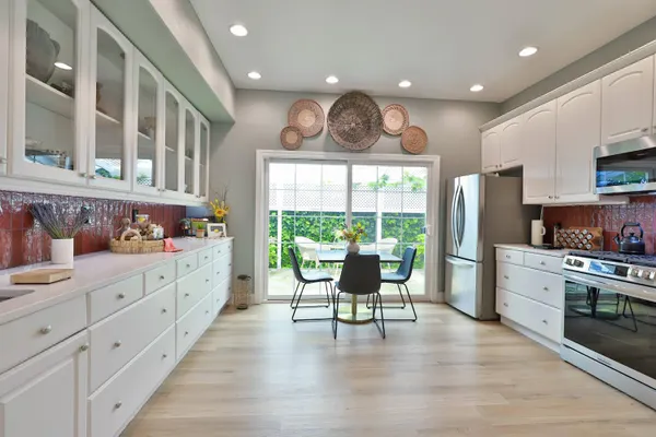 Property Slideshow image 2 of 39 | 7598 sunmore ln, Sacramento, CA, 95828