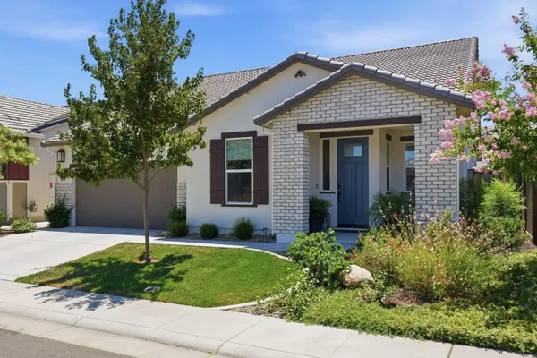 Property Slideshow image 2 of 49 | 4581 blushing lily way, Roseville, CA, 95747