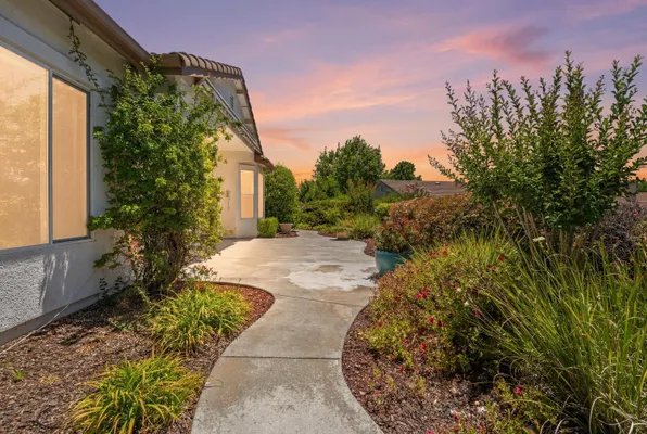 Property Slideshow image 3 of 47 | 4347 newland heights dr, Rocklin, CA, 95765