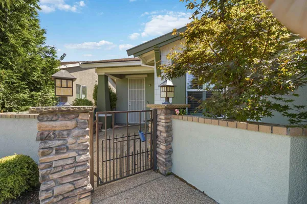 Property Slideshow image 3 of 27 | 2403 blue heron loop, Lincoln, CA, 95648